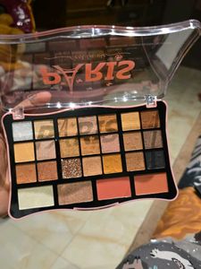 Paris Eyeshadow Palette With FREEBIE MAC KAJAL