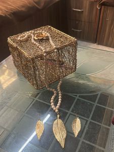 Leaf Pendant Necklace &amp; Earrings Set