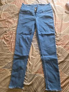 High Waisted Frayed Hem Jeans