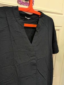 Black V-Neck Short Sleeve Dress