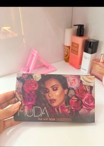 Huda Beauty Rose Gold Palette