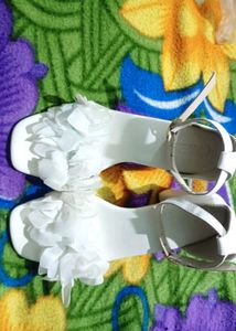 White Flower Sandals