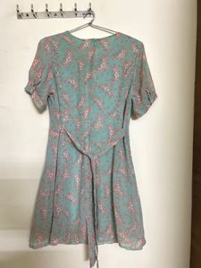 Chic Floral Print Mini Dress