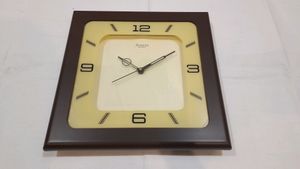 Wall Clock & Decor ⏰️