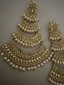 Elegant Gold Dangle Earrings with Pearls