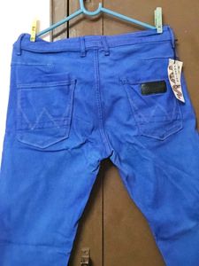Blue New and Unused jeansL