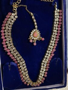 Exquisite Kundan Necklace Set with Maang Tikka