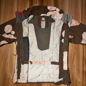 NIKE ACG JACKET WITH THERMAL LAYER