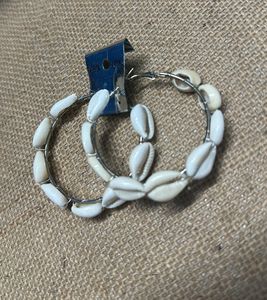 Unused Shell Earings With Freebie