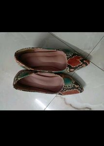 Stylish Snake Print Heels