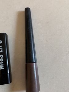 4 Makeup Items For Just rs.135