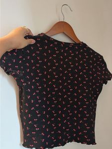 Cute Cherry Print Ribbed Top size M