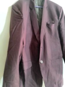 Men's Burgundy Blazer ,one button is  missing