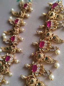 Exquisite Kundan &amp; Pearl Necklace Set