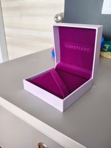 CaratLane Jewelry Box