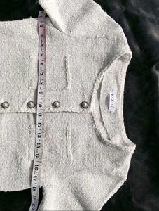 Chic White Tweed Cropped Jacket