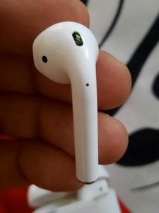 Apple Airpords Wireless Earbuds with Charging Case