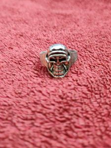Skull Ring - Edgy Design