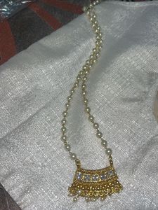 Elegant Pearl & Gold Necklace