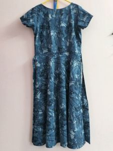 I'm Selling A Dress.