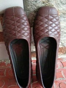Stylish Black Women's Sandals and Belli