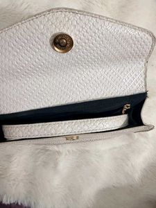 Yousta Chic Textured Crossbody Bag