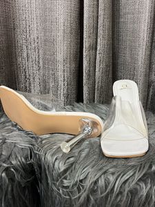 Heels (Carlton London)