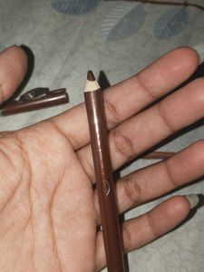 Brown lipliner