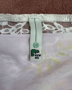 NEWME | Lace Floral Tube Top