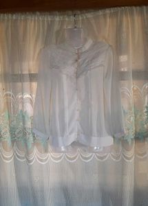 LACE TOP