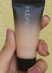 Huda Beauty Foundation Latte 300N