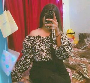 Floral Off-Shoulder Cropped Top