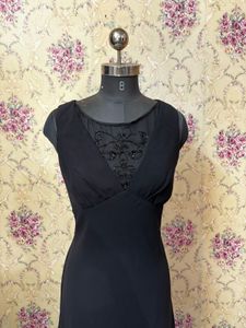 Elegant Black Sleeveless Dress