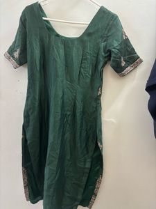 Emerald Green Embroidered Kurta w/ Dupatta