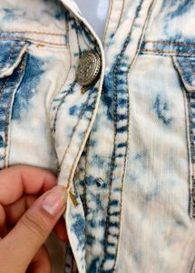 5245. Stylish Acid Wash Denim Jacket