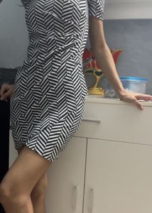 Unique Black &amp; White Geometric Print Mini Dress