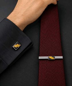 Elegant Cufflinks &amp; Tie Clip Set (NEW &amp; UN-USED)