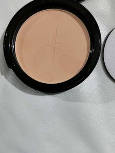FACES CANADA IVORY 01 COMPACT
