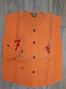 R/N Seleveless Shirt For Summers 👕