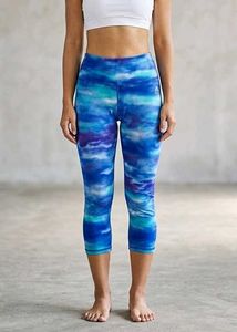 Vibrant Blue Cloud Print Capris