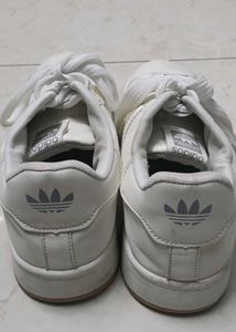 White Casual Lace-Up Sneakers | Comfortable Daily