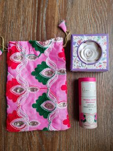 Rose Essential Oil And Flower Diffuser