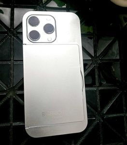 Eye Shadow Palette - iPhone Case Design