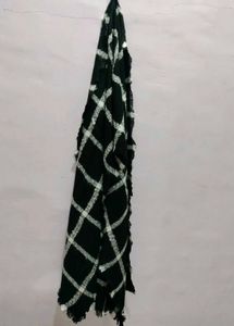 Chic Black & White Checkered Scarf