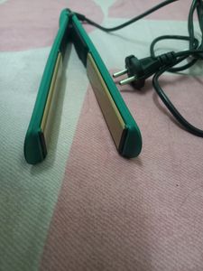 Vega Hair Straightner