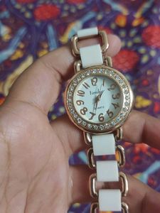 Chic White &amp; Silver Link Watch