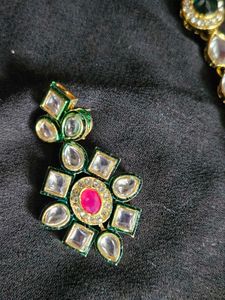 Elegant Kundan Necklace and Earring Set