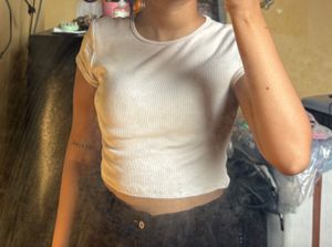 H&amp;M White Ribbed T-Shirt
