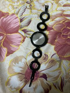 Elegant Black Bracelet Watch