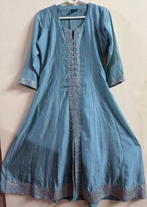 Beautiful Teal Embellished Kurta (sky blue)